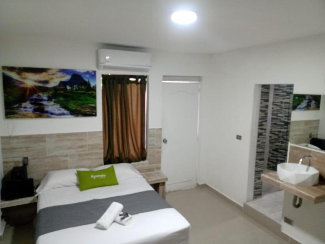 Hotel Brisas Medellin Exterior photo
