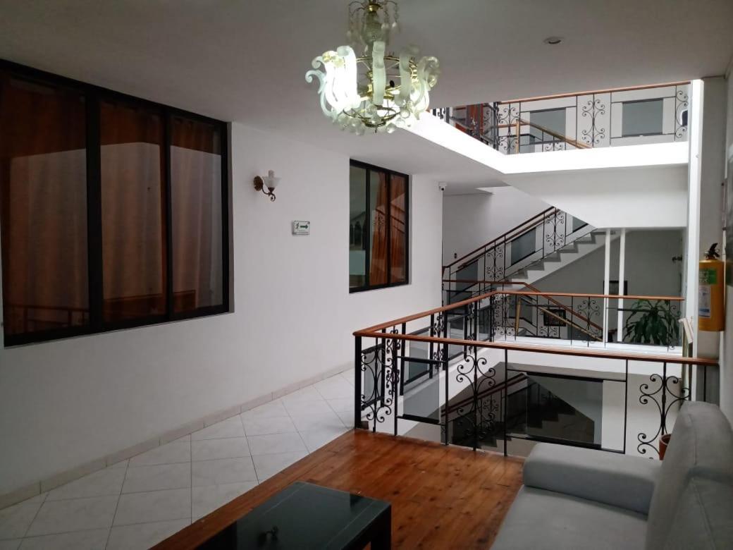 Hotel Brisas Medellin Exterior photo