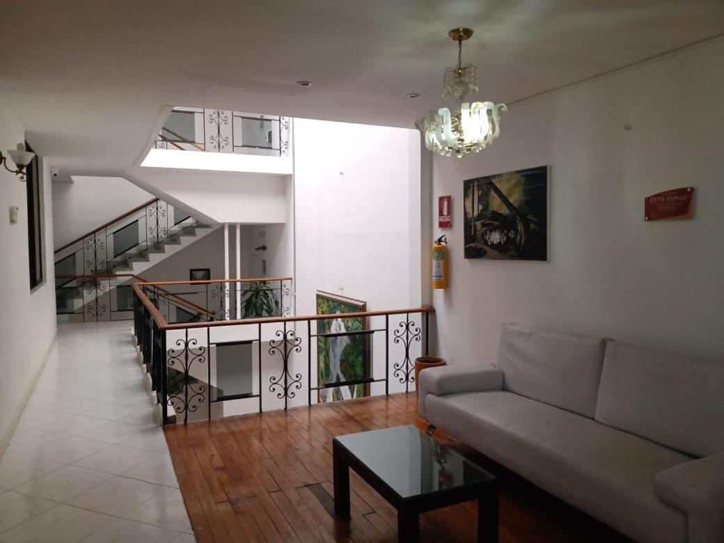 Hotel Brisas Medellin Exterior photo