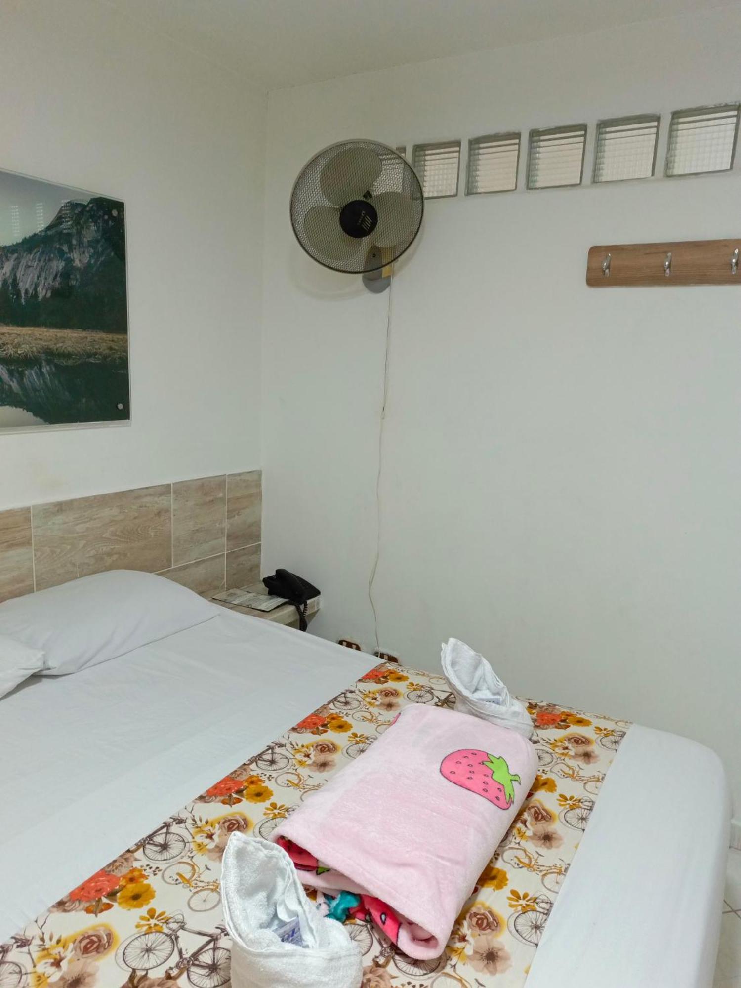 Hotel Brisas Medellin Exterior photo