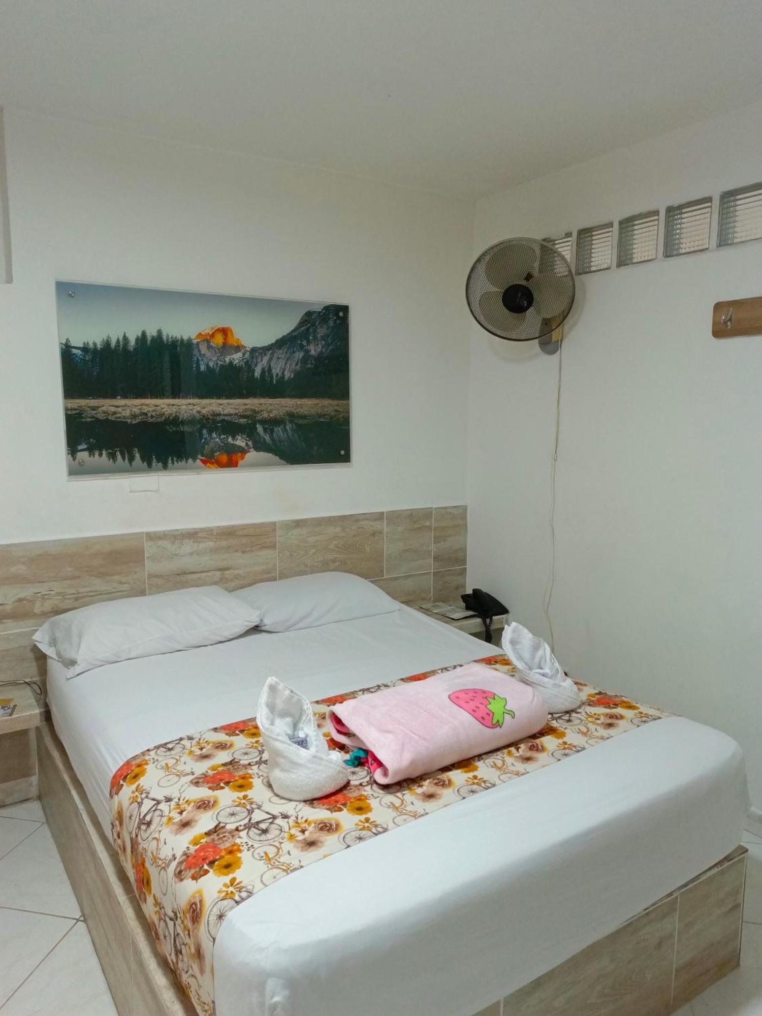 Hotel Brisas Medellin Exterior photo